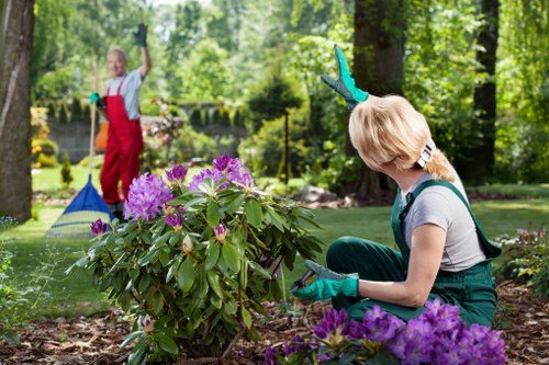 Load-based and cubic-yard garden waste rate example in East Bedfont
